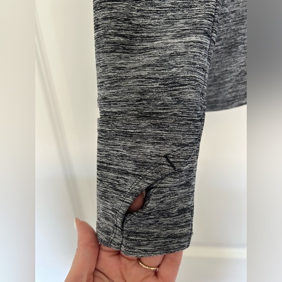 Reebok Black Long Sleeve Top Size S - Picture 6 of 10